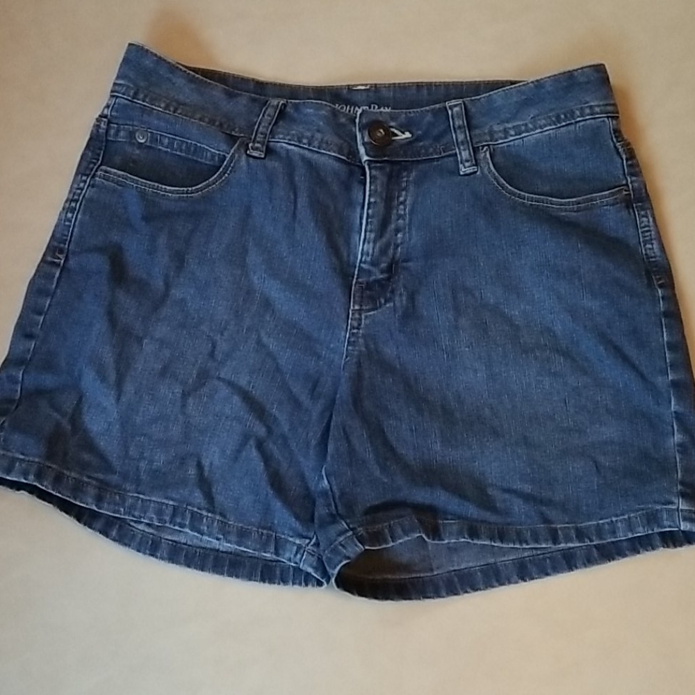 Denim jean shorts size 6